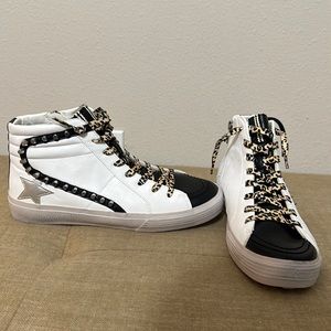 Never worn Women’s Sneakers